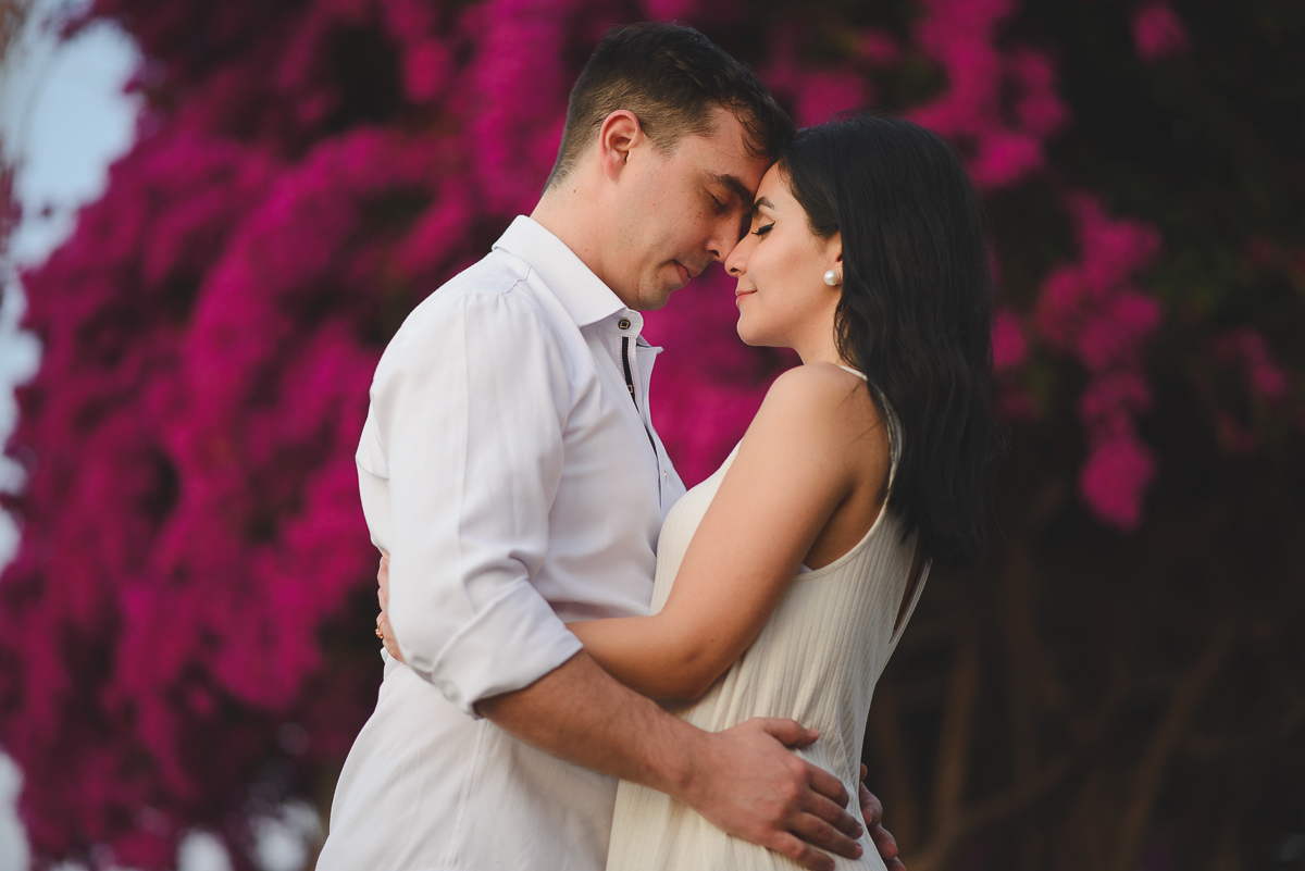Ceremonia nupcial y salida de los novios con pétalos